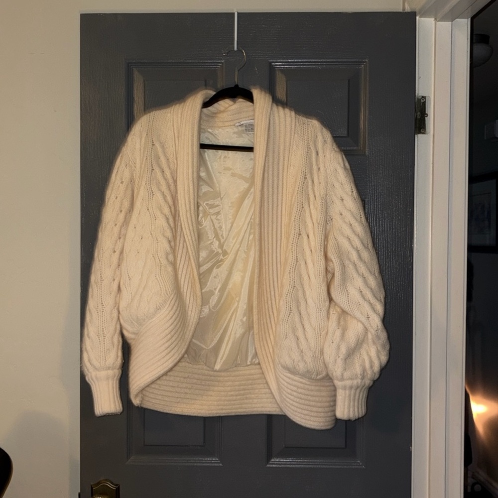 Angora wool blend cable knit sweater - Picture 1 of 3